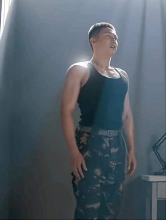 明星健身后脖子粗_脖子粗男明星_脖子粗可以通过健身变细吗