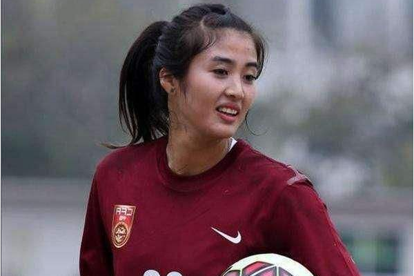 赵丽娜女足_赵丽娜是不是足球冠军_国足门将赵丽娜