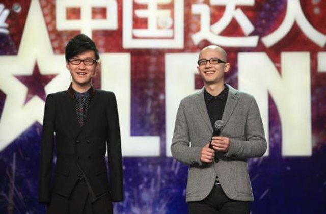 山东游泳冠军女子_山东男子游泳运动员_断臂游泳山东冠军