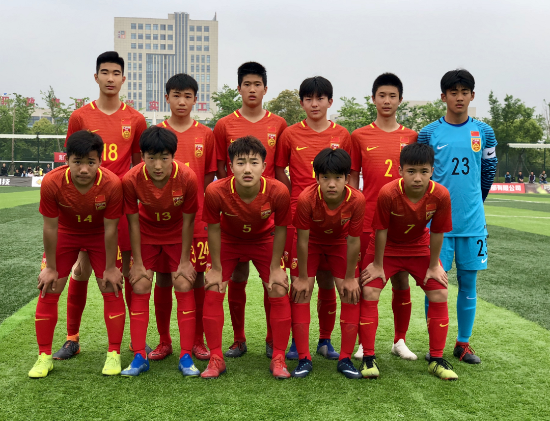 佛山少年足球俱乐部_佛山少年足球5人赛冠军_佛山足球赛少年冠军人是谁