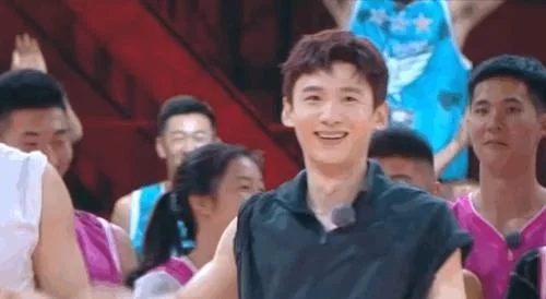 脖子粗可以通过健身变细吗_练粗脖子_明星健身后脖子粗