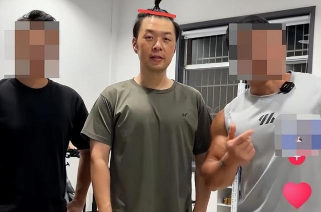 脖子粗健身_明星健身后脖子粗_脖子粗运动员