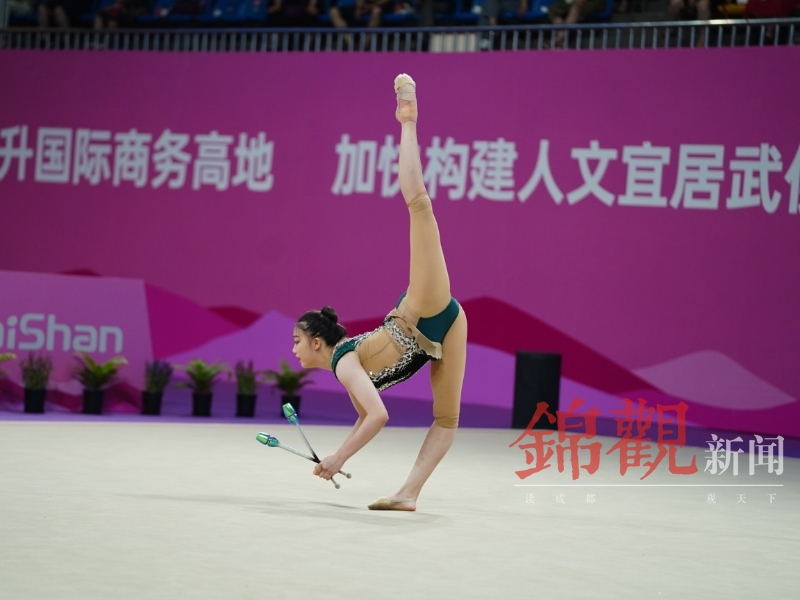 大学生必做体操吗_大学生体操动作_体操大学生做什么工作