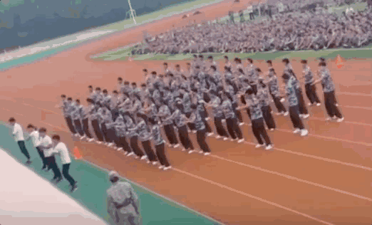 大学生必做体操吗_体操大学生做什么工作_体操大学生做什么运动