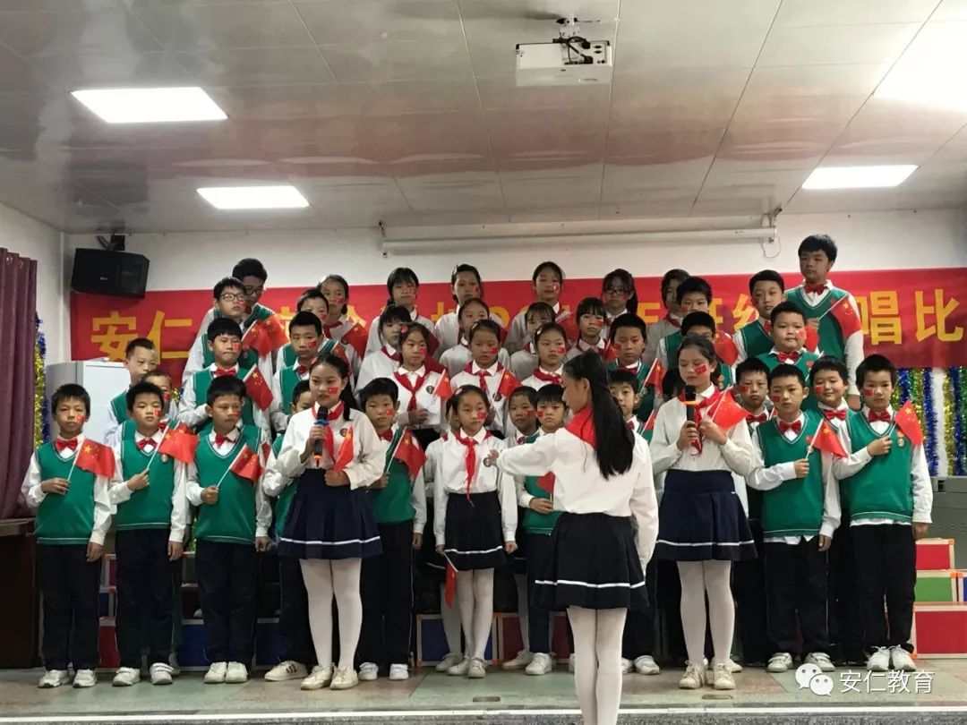 竹山县第五届足球比赛全场冠军_舒华杯古典全场冠军冉茂荣_比赛由多少人比赛足球