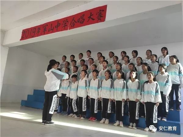 舒华杯古典全场冠军冉茂荣_竹山县第五届足球比赛全场冠军_比赛由多少人比赛足球