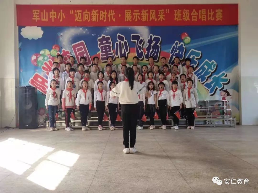 舒华杯古典全场冠军冉茂荣_比赛由多少人比赛足球_竹山县第五届足球比赛全场冠军