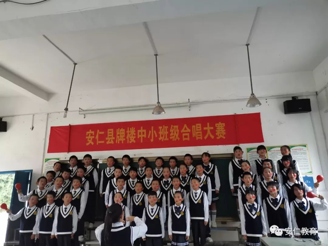 舒华杯古典全场冠军冉茂荣_比赛由多少人比赛足球_竹山县第五届足球比赛全场冠军