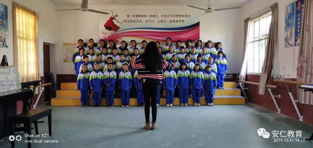 舒华杯古典全场冠军冉茂荣_竹山县第五届足球比赛全场冠军_比赛由多少人比赛足球